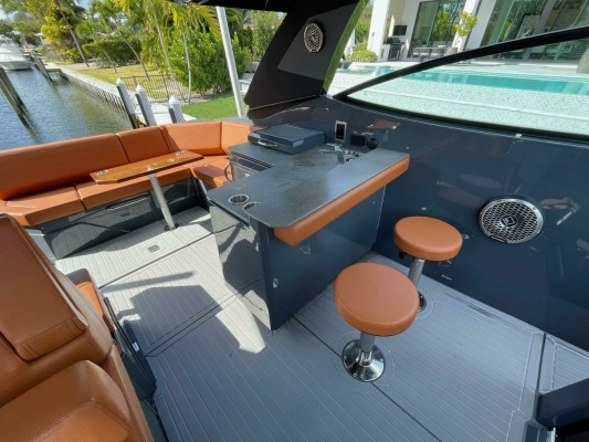 38ft Cruisers Yachts Yacht For Sale
