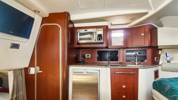 HAMMERHEAD II 34ft Boston Whaler Yacht For Sale