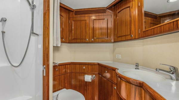 Badonkadonk 76ft Whiticar Yacht For Sale