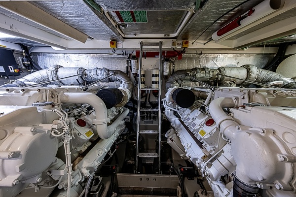 Sunseeker 62 EAGLE II - Engine Room