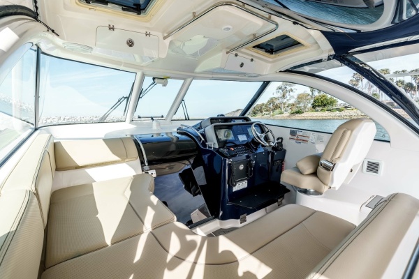 TAG TEAM 38ft Pursuit Yacht For Sale