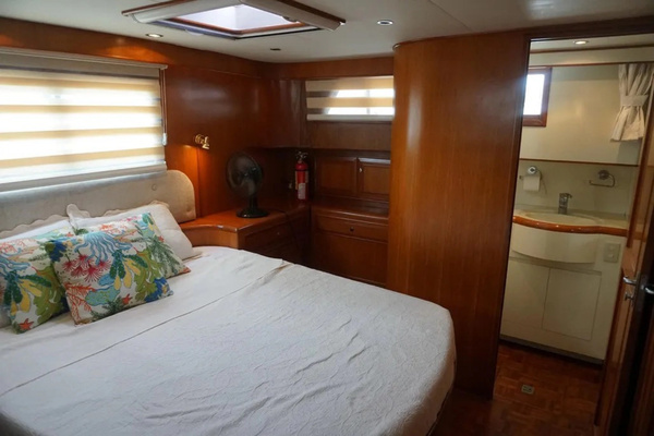 2003 Ocean Alexander 45