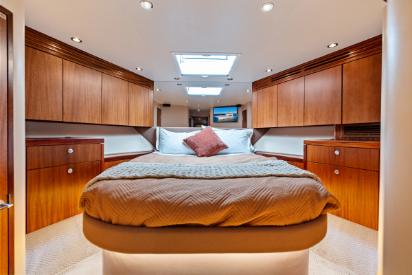 FIRTH S CHASM 77ft Hatteras Yacht For Sale