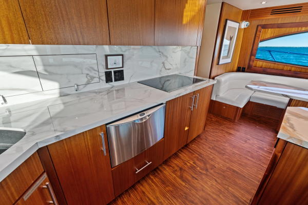 FIRTH S CHASM 77ft Hatteras Yacht For Sale