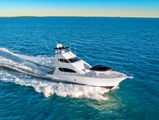 2011 Hatteras 77