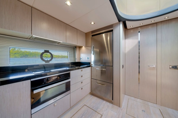 2018 Sunseeker 68