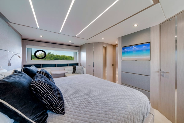 2018 Sunseeker 68