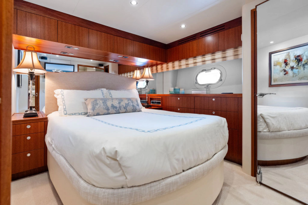 GRIFFIN 80ft Hatteras Yacht For Sale