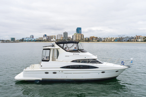 2001 Carver 44