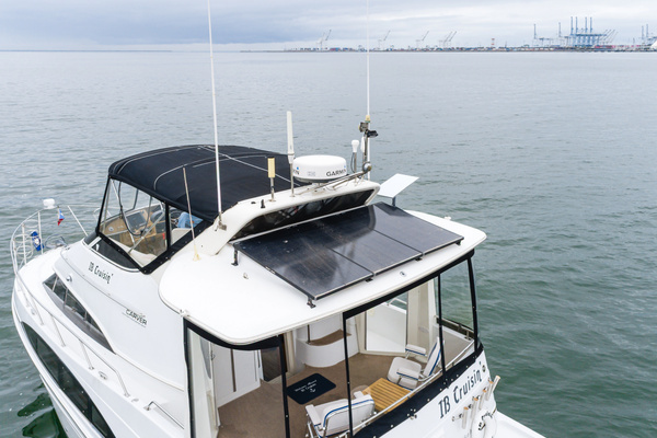 2001 Carver 44