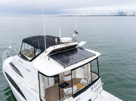 2001 Carver 44