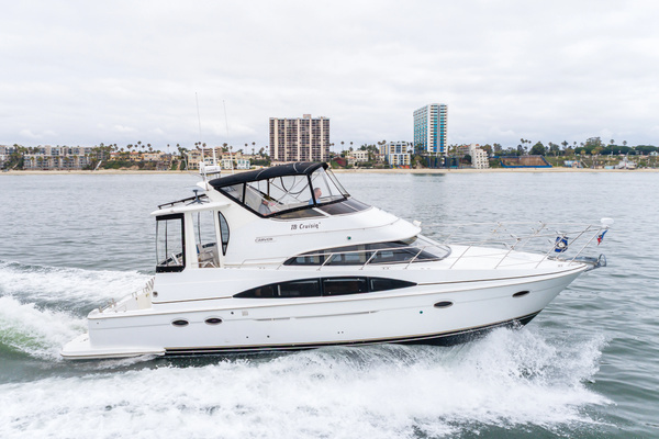 2001 Carver 44