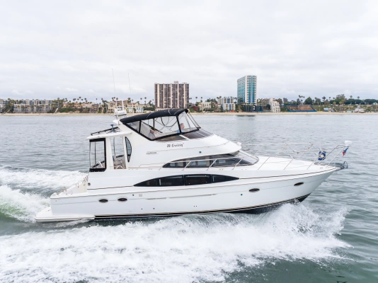 2001 Carver 44