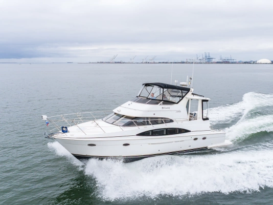 2001 Carver 44