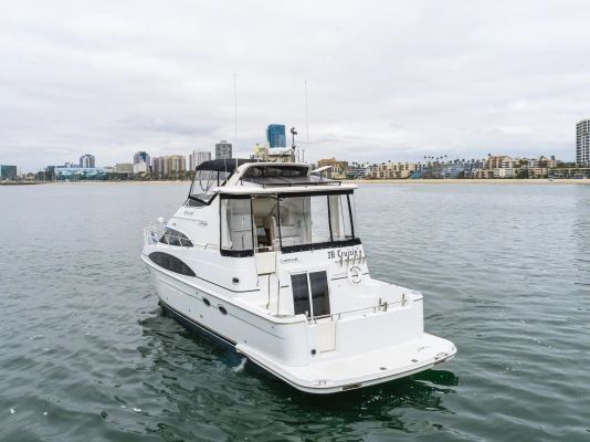 2001 Carver 44