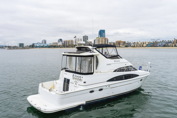 2001 Carver 44