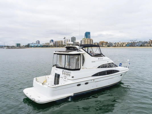 2001 Carver 44