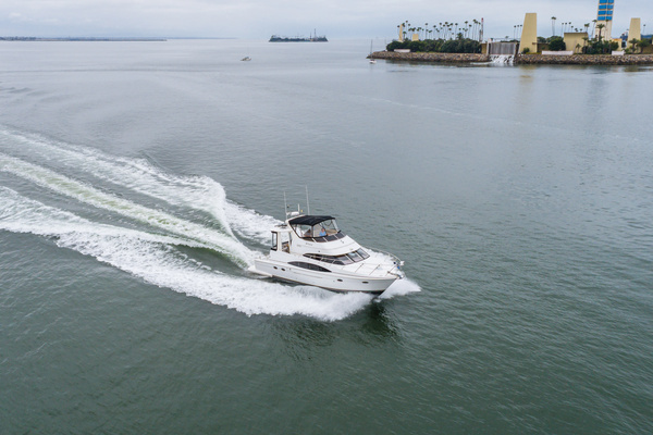 2001 Carver 44