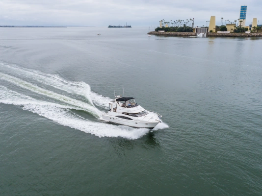 2001 Carver 44