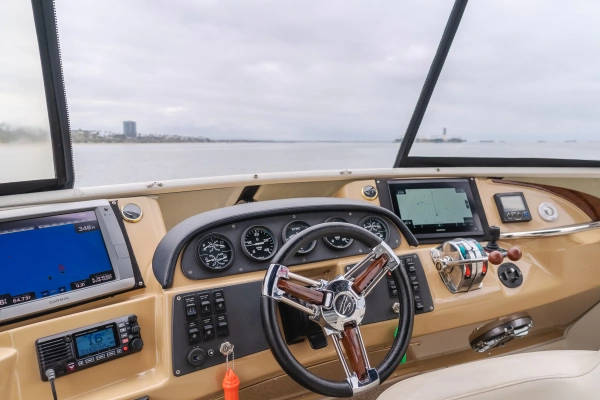 2001 Carver 44