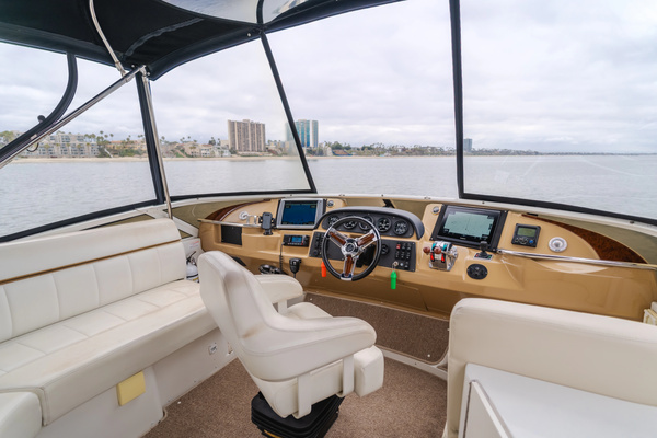 2001 Carver 44