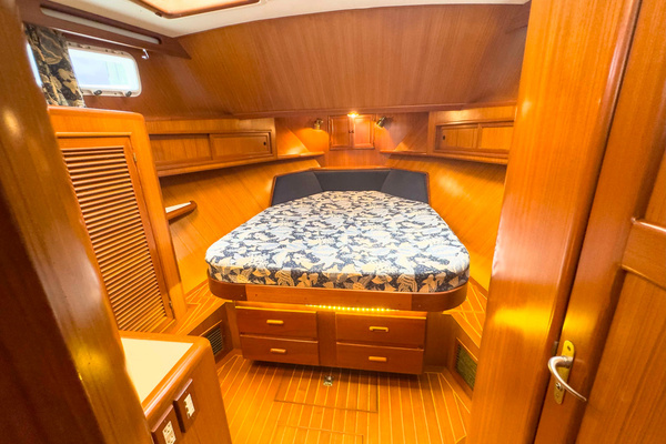 1997 Offshore Yachts 48