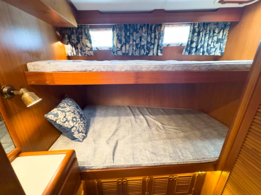 1997 Offshore Yachts 48