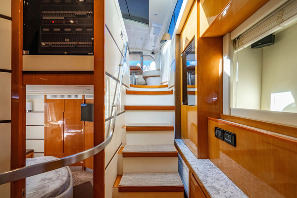 IT S ALL GOOD 2 62ft Pershing Yacht For Sale