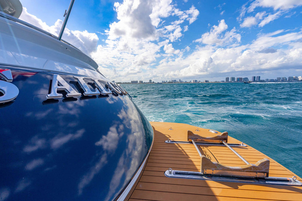 IT S ALL GOOD 2 62ft Pershing Yacht For Sale