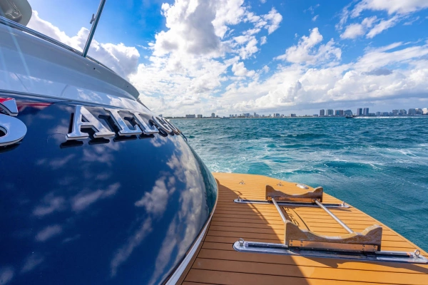2006 Pershing 62