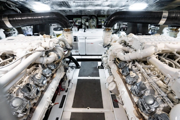 2006 Pershing 62
