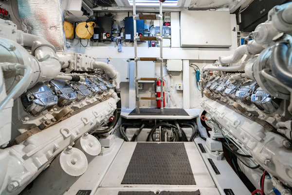 Pershing 62 Yacht For Sale