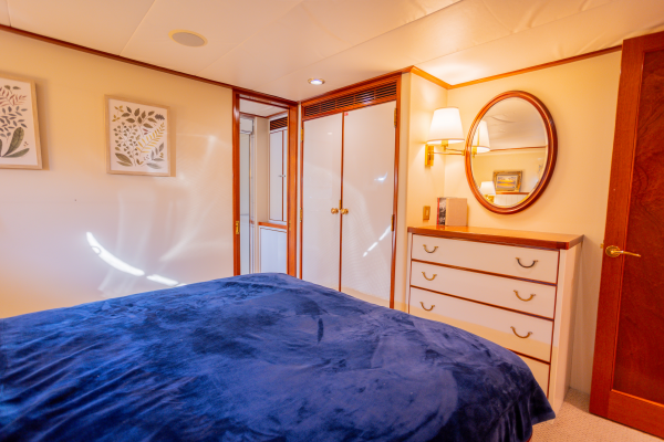 Noya Hill 114ft Crescent Yacht For Sale