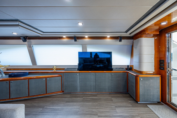 2006 Ferretti Yachts 83