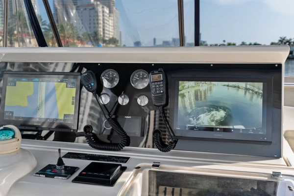 2006 Ferretti Yachts 83