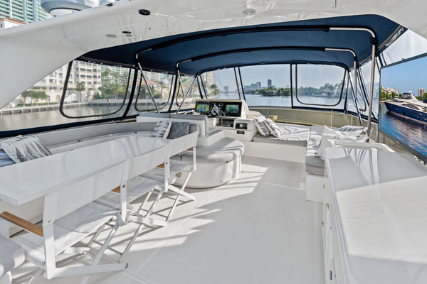 2006 Ferretti Yachts 83