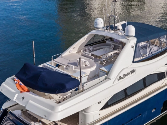 2006 Ferretti Yachts 83