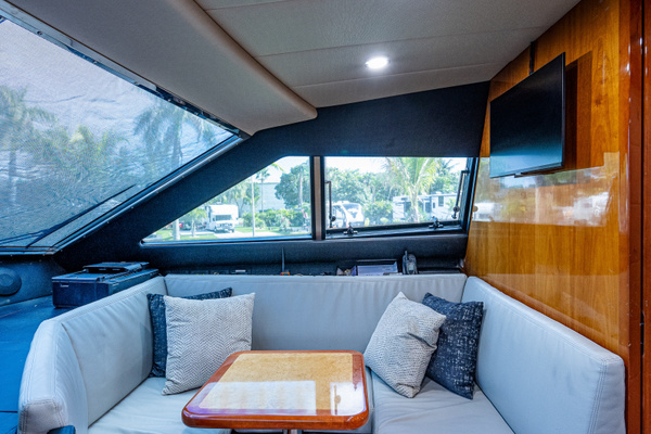 2006 Ferretti Yachts 83