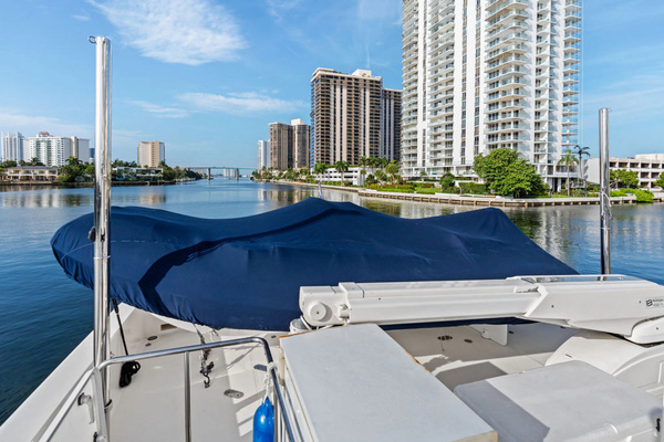 2006 Ferretti Yachts 83