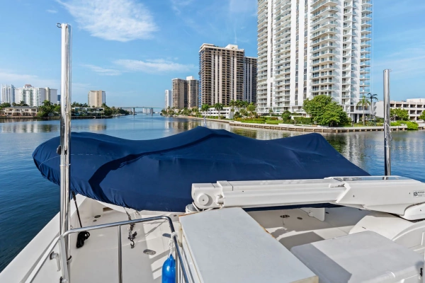 2006 Ferretti Yachts 83