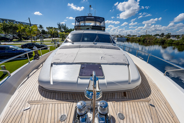 2006 Ferretti Yachts 83