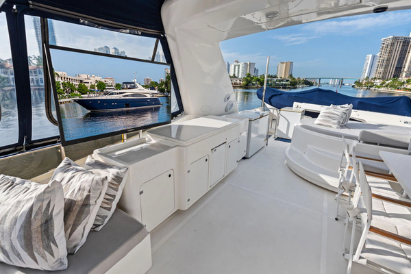 2006 Ferretti Yachts 83