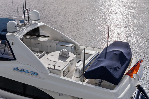 2006 Ferretti Yachts 83