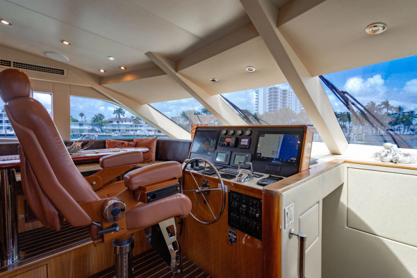 LADY BELLA 64ft Hatteras Yacht For Sale