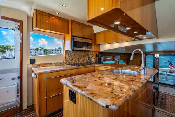 LADY BELLA 64ft Hatteras Yacht For Sale