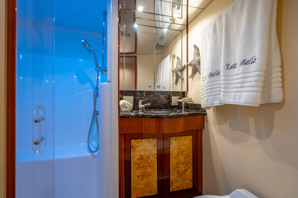 LADY BELLA 64ft Hatteras Yacht For Sale