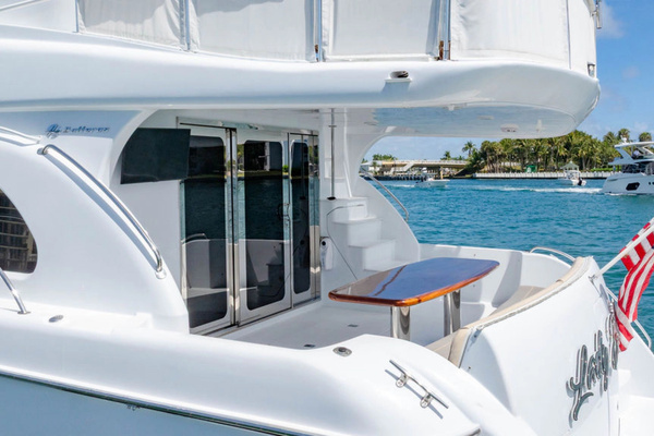 2006 Hatteras 64