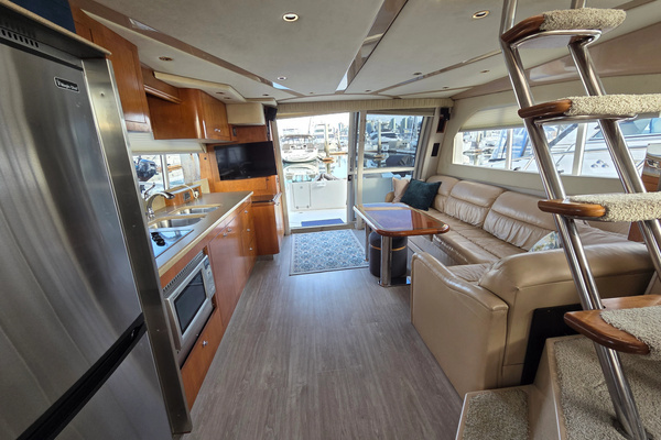 2000 Cruisers Yachts 50