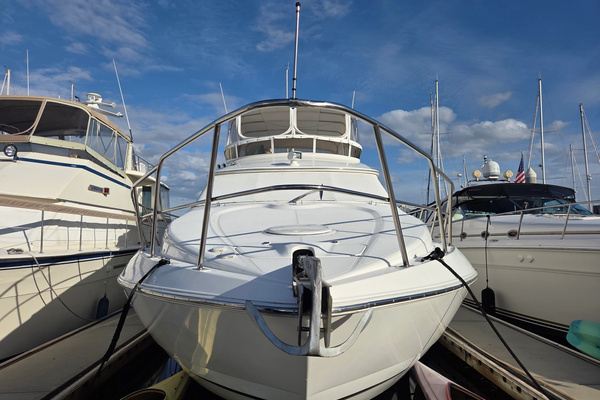 2000 Cruisers Yachts 50