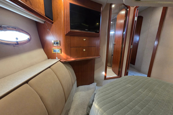 2000 Cruisers Yachts 50